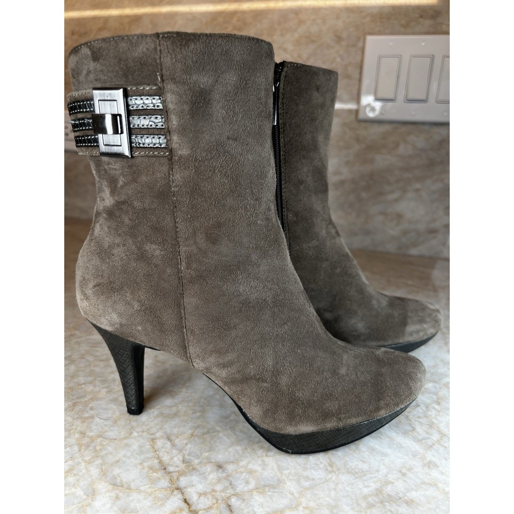 Bandolino Women's Suede Mid-calf Boots Heels Size 7.5 M Brown Leather Side Zip